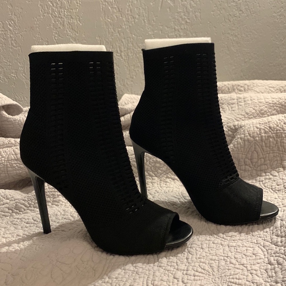 Steve Madden Candid Sock Heels 👠
